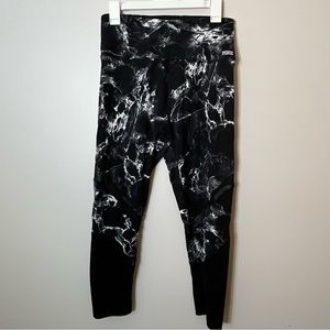 Victoria’s Secret PINK High waisted
Ultimate Ankle Legging